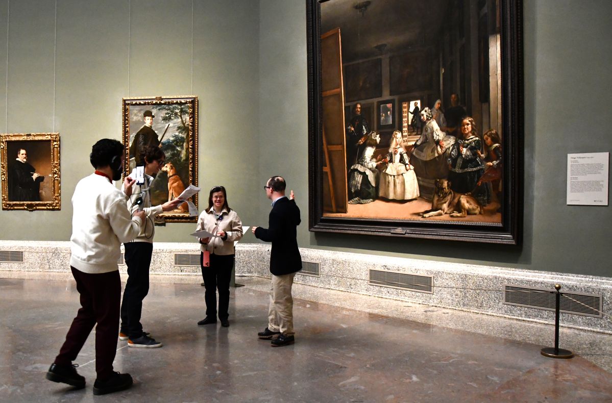 Belén y Pablo durante su retransmisión en las redes del Museo del Prado