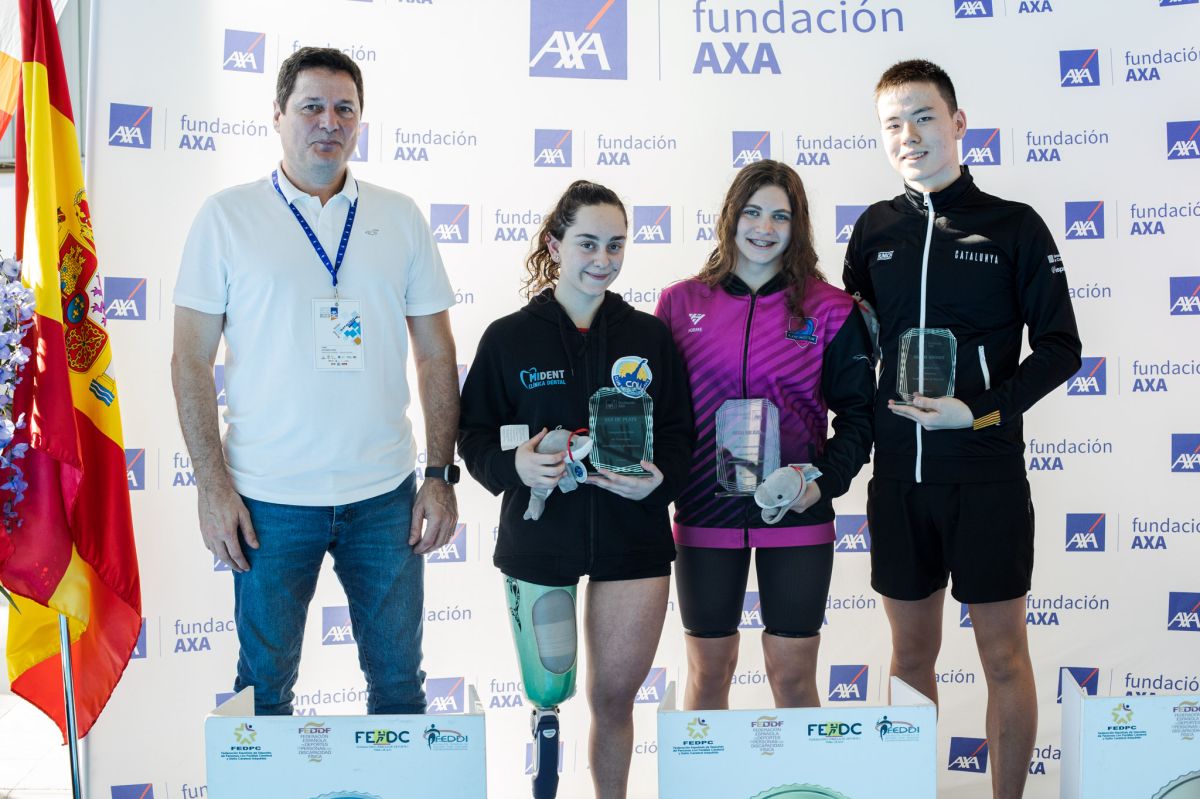 Anastasiya Dmytriv vence seu terceiro campeonato paraolímpico de natação AXA |  Líder em informações sociais